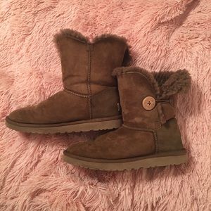 Bailey Button Brown Short Uggs